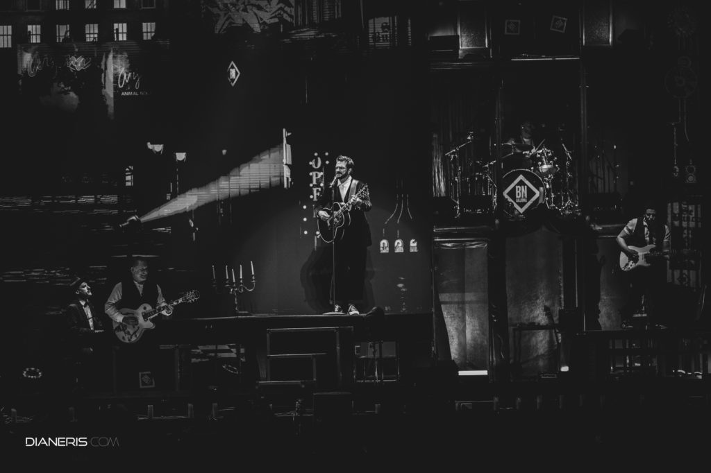 Ricardo Arjona | Blanco y Negro Tour